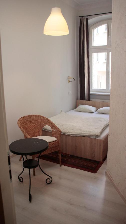 Pit Stop Hostel *